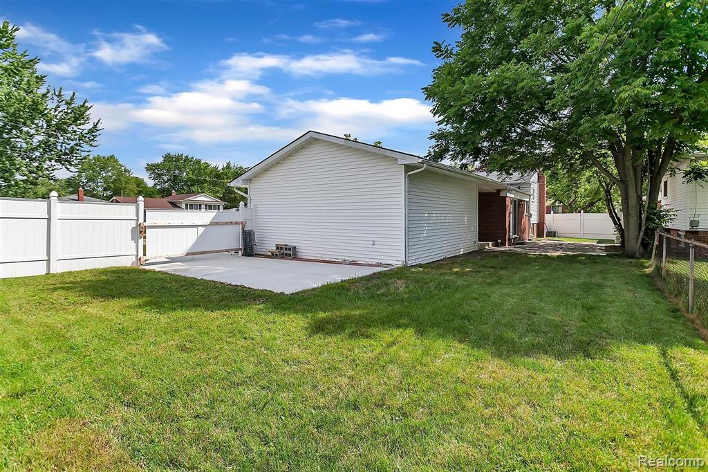 12062 Racine Road Warren, MI 48093 - Photo 44 of 46