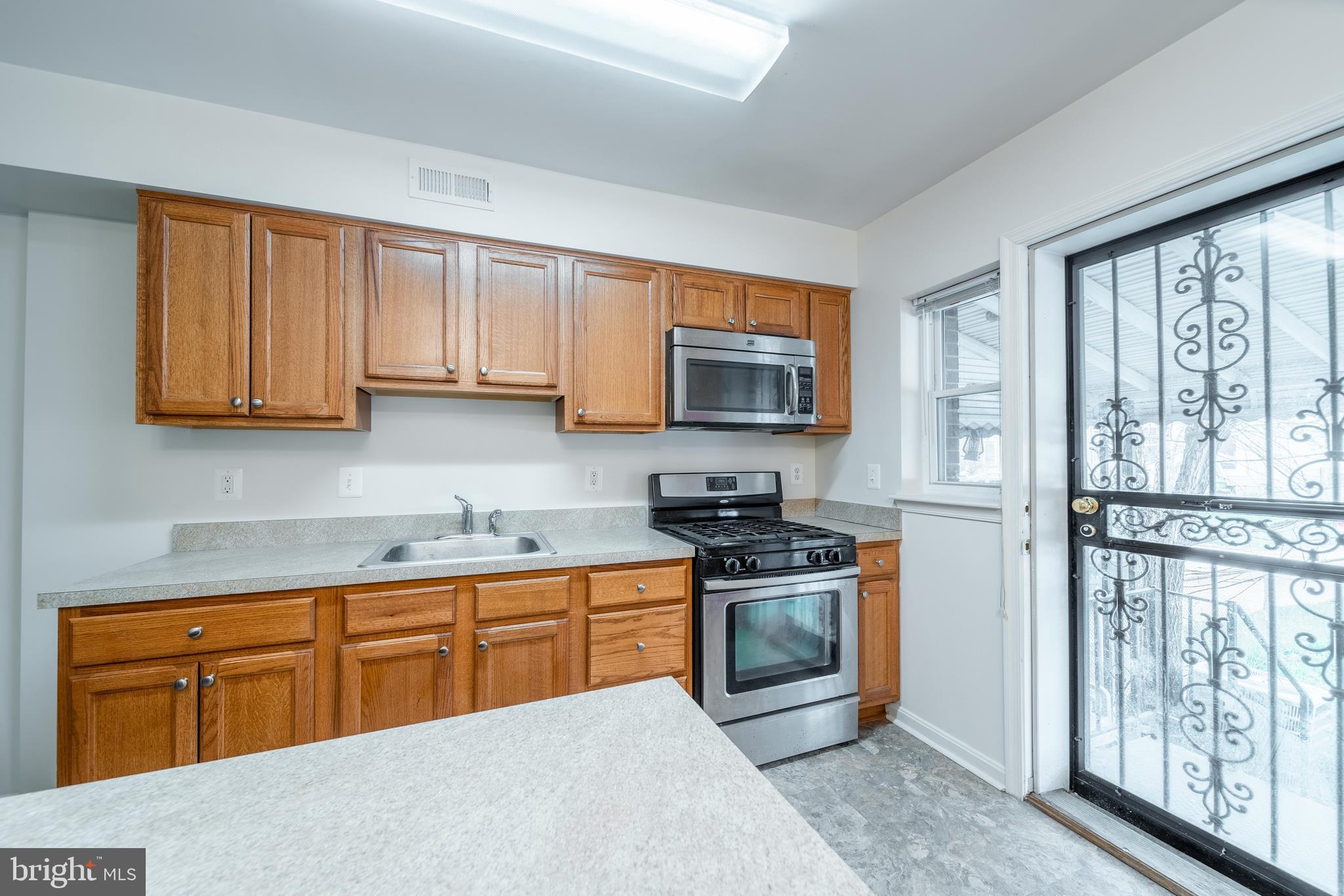 5539 Force Road Baltimore, MD 21206 - Photo 12 of 41
