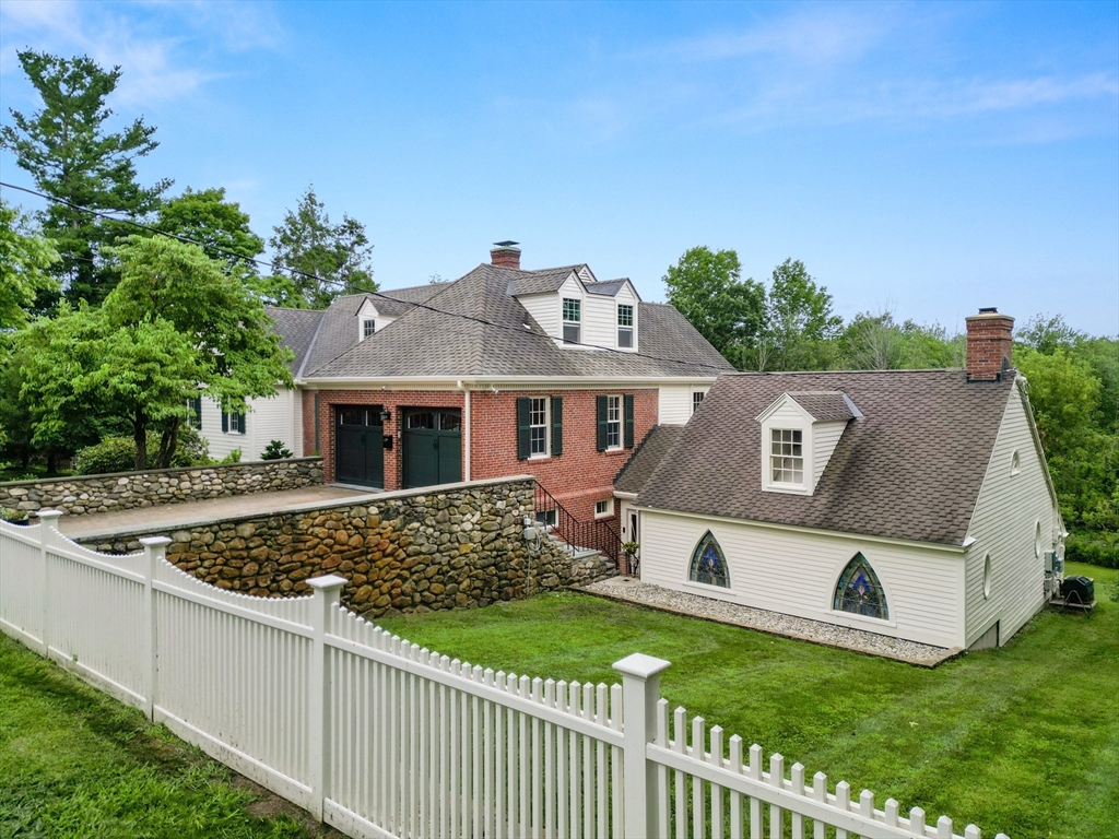 135 Academy Road North Andover, MA 01845 - Photo 3 of 42 Gallery Image 3