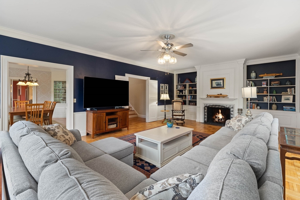 135 Academy Road North Andover, MA 01845 - Photo 6 of 42 Gallery Image 6
