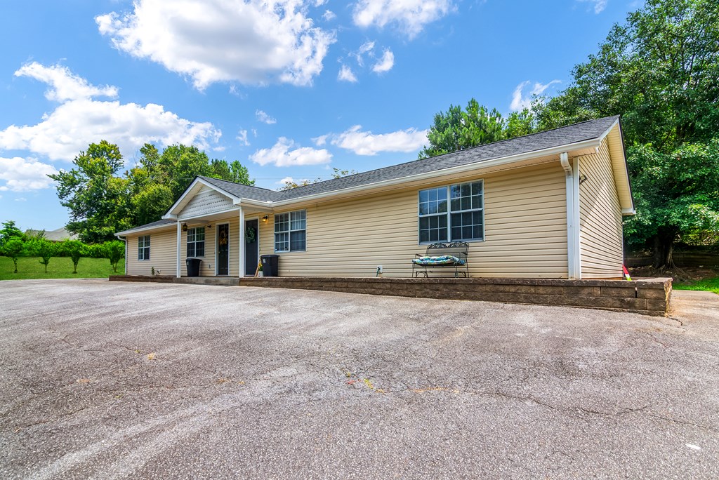 331 Dogwood Road Ellijay, GA 30536 - Photo 3 of 39