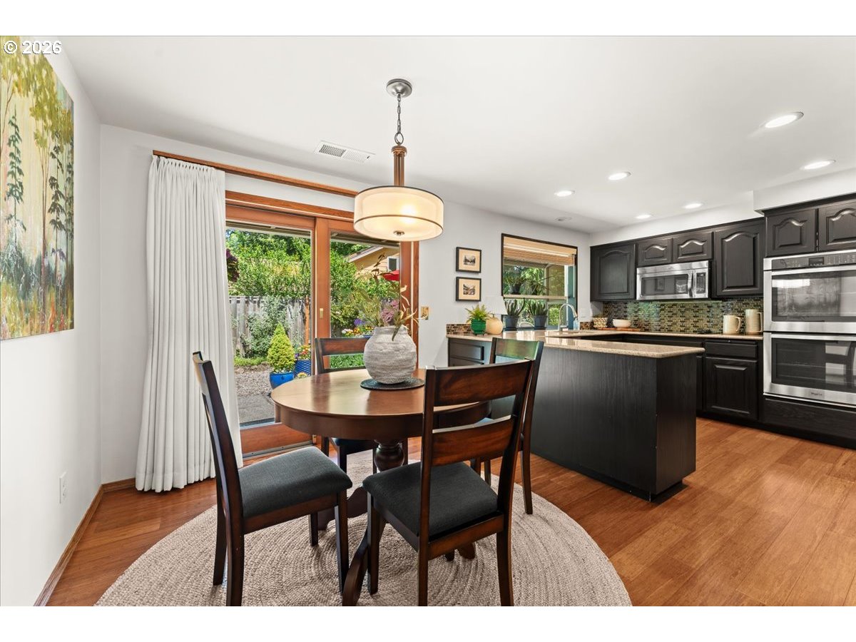 5329 Southwest Charleton Court Lake Oswego, OR 97035 - Photo 11 of 41