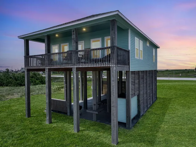 $529,000 | 996 Alicia Drive, Port Bolivar, TX 77650