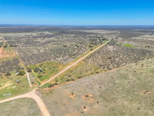 a view of a dry yard
