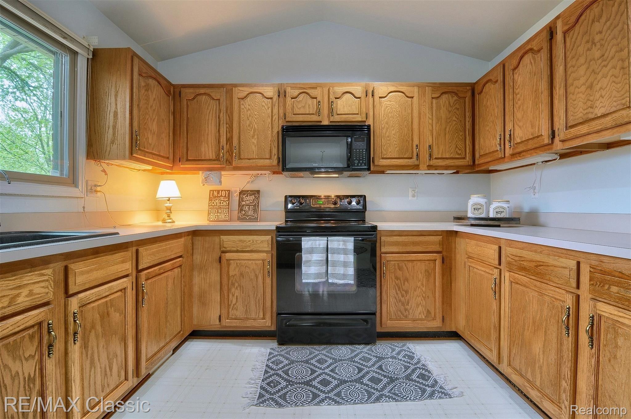 44918 Glengarry Road Canton, MI 48188 - Photo 10 of 31 10-Kitchen-2nd-View.jpg