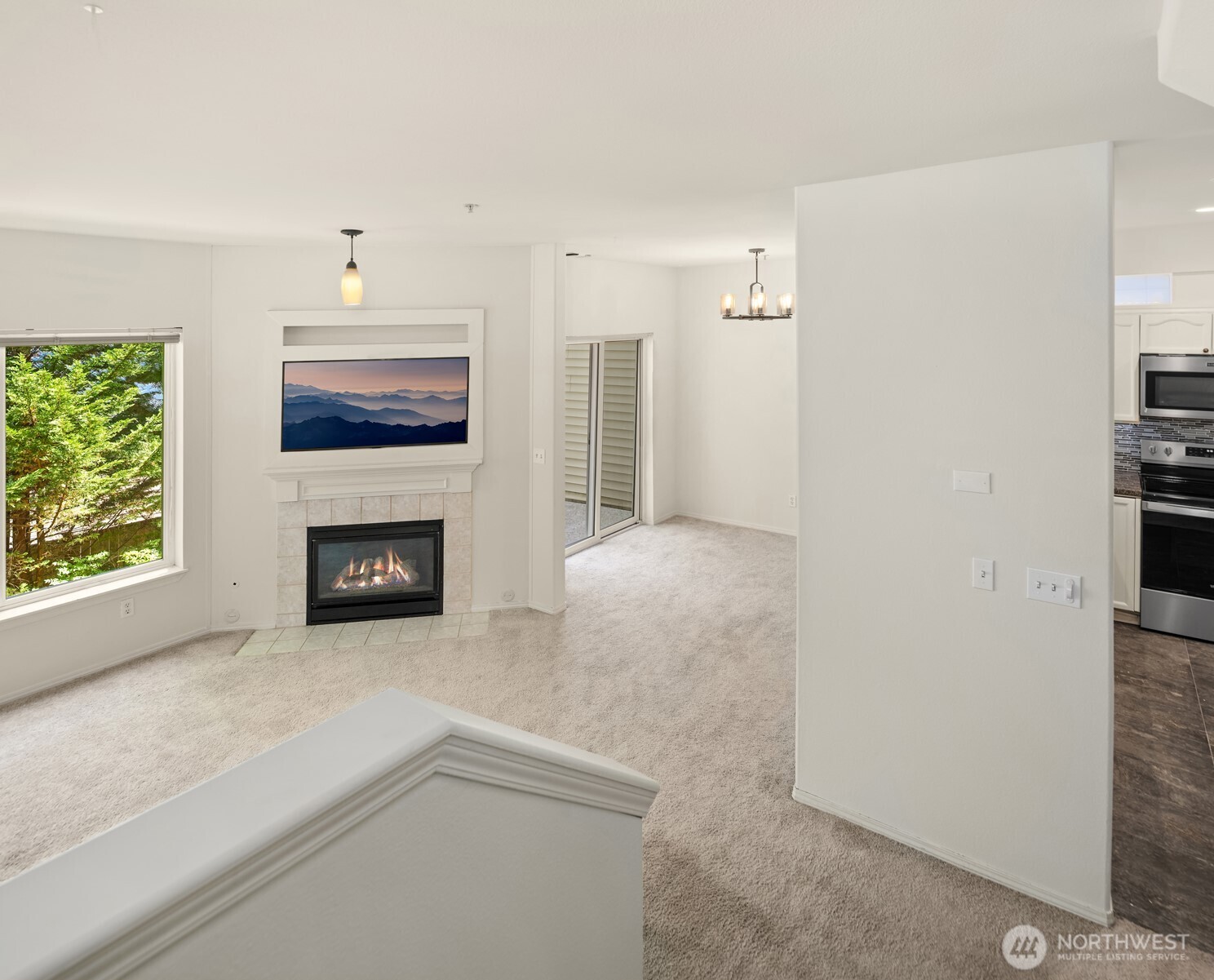 12113 Northeast 172nd Place, Unit J202 Bothell, WA 98011 - Photo 2 of 34
