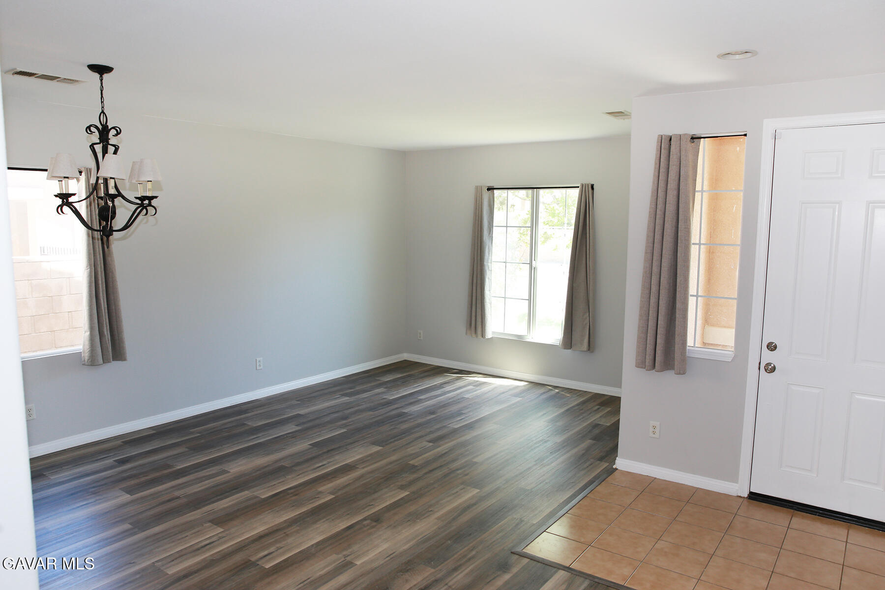 43641 Rucker Street Lancaster, CA 93535 - Photo 3 of 28 38835_9999_44