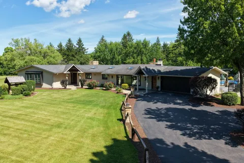 $1,500,000 | 147 Old Dundee Road, Barrington Hills, IL 60010