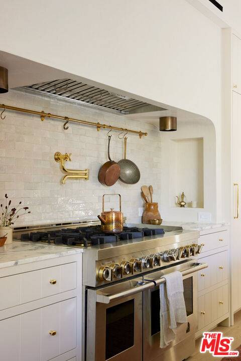 4338 Rhodes Avenue Studio City, CA 91604 - Photo 10 of 51