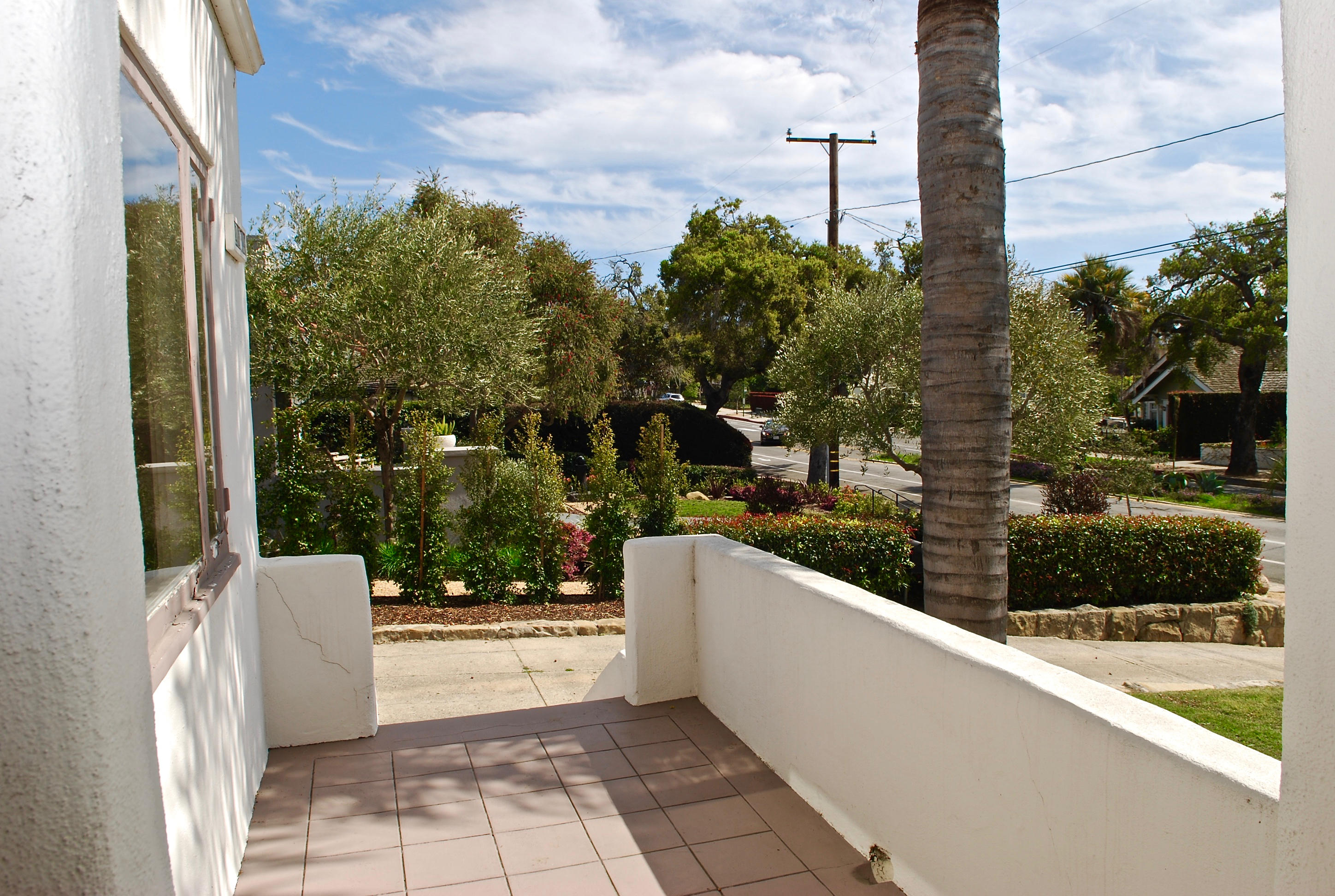 2314 State Street Santa Barbara, CA 93105 - Photo 3 of 29 Front porch view