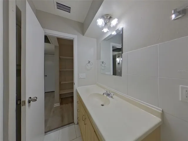 $2,689 | Undisclosed Address, Clearwater, FL 33764