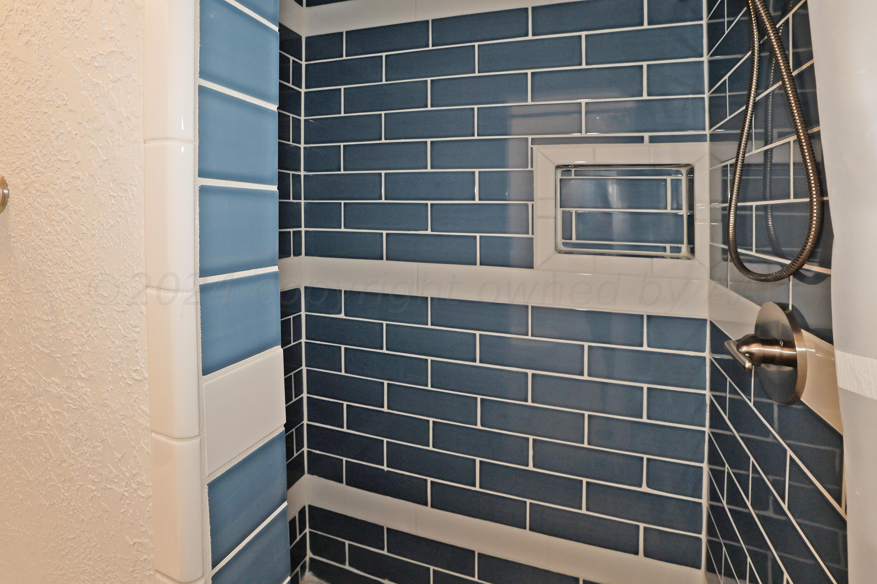 6801 South Blessen Road Amarillo, TX 79119 - Photo 15 of 36 2nd Bathroom Shower