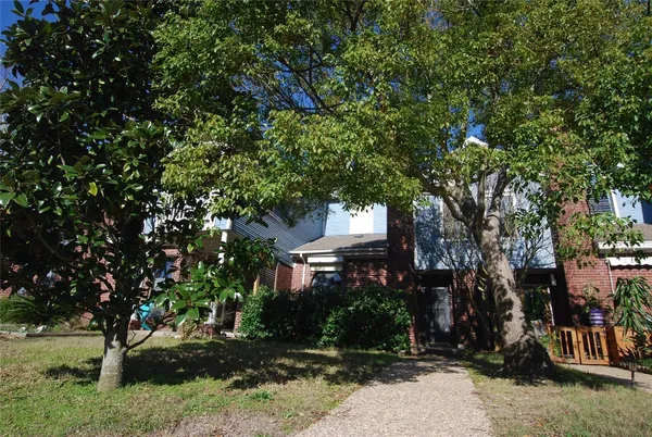$1,800 | 3100 75th Street, Unit 3, Galveston, TX 77551