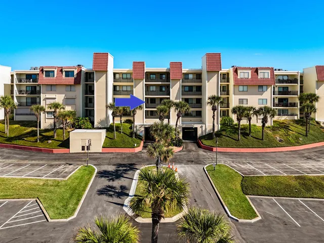 a view of building with outdoor space