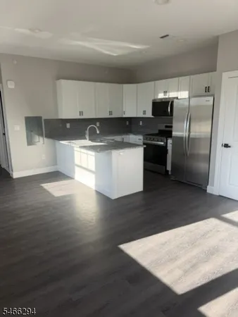 $2,600 | 471 Totowa Road, Totowa, NJ 07512