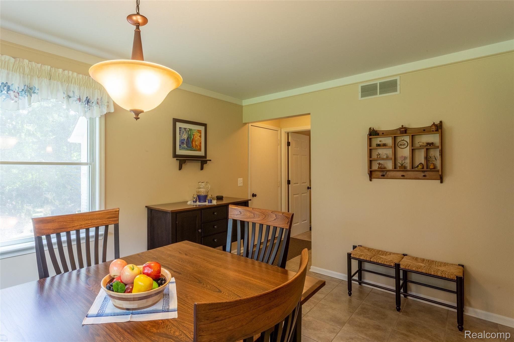 5439 Pleasant Valley Road Brighton, MI 48114 - Photo 19 of 55 Pleasant Valley_5439-Entry-Dining -30.jpg