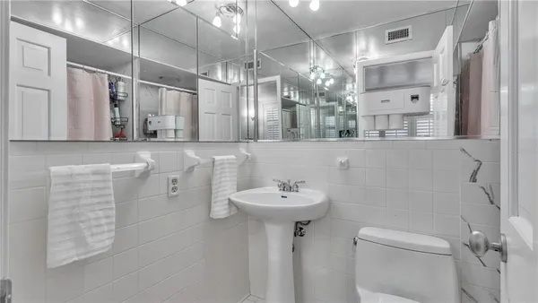 $269,000 | 11 Loma Linda, Unit 11, Lakeland, FL 33813