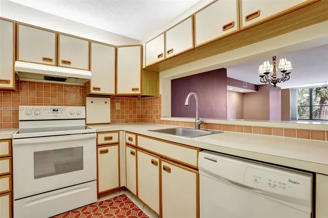 $170,000 | 2768 Carambola Circle South, Unit 304, Coconut Creek, FL 33066