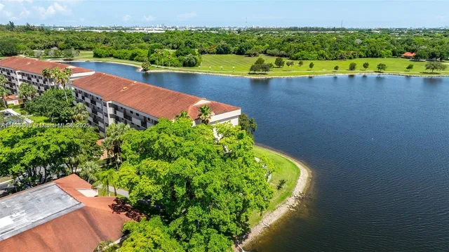 $170,000 | 2768 Carambola Circle South, Unit 304, Coconut Creek, FL 33066