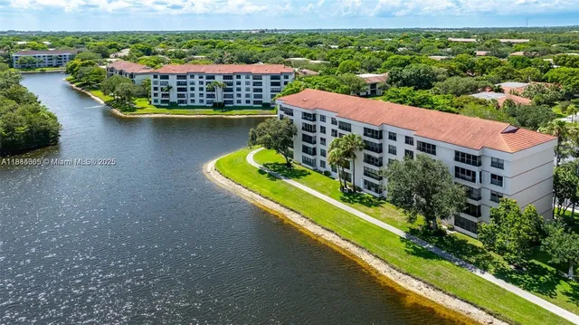 $170,000 | 2768 Carambola Circle South, Unit 304, Coconut Creek, FL 33066