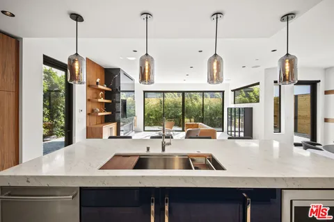 $2,599,000 | 212 Bay Street, Unit 103, Santa Monica, CA 90405