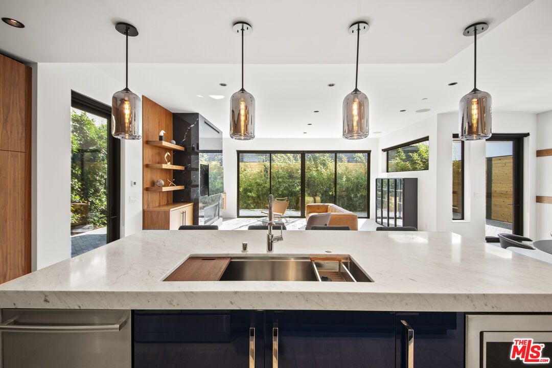 212 Bay Street, Unit 103 Santa Monica, CA 90405 - Photo 12 of 43