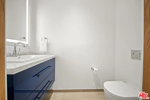 $2,599,000 | 212 Bay Street, Unit 103, Santa Monica, CA 90405