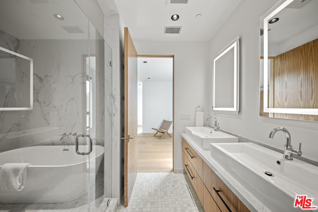 212 Bay Street, Unit 103 Santa Monica, CA 90405 - Photo 23 of 43