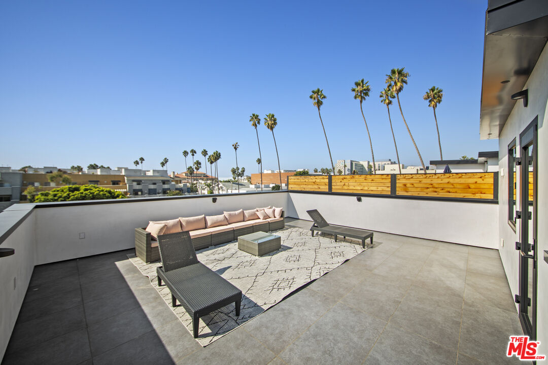 212 Bay Street, Unit 103 Santa Monica, CA 90405 - Photo 31 of 43