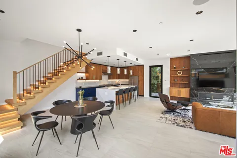 $2,599,000 | 212 Bay Street, Unit 103, Santa Monica, CA 90405