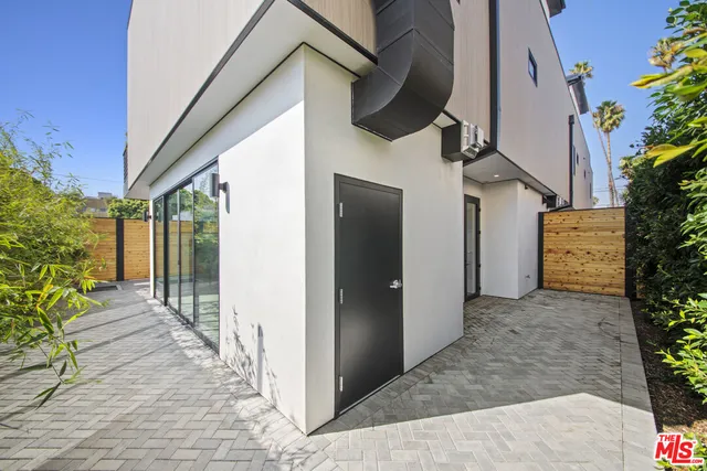 $2,599,000 | 212 Bay Street, Unit 103, Santa Monica, CA 90405