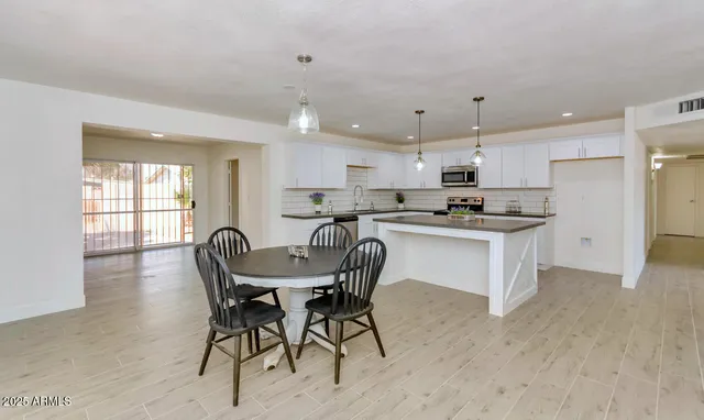 $2,695 | 1150 East Bishop Drive, Tempe, AZ 85282