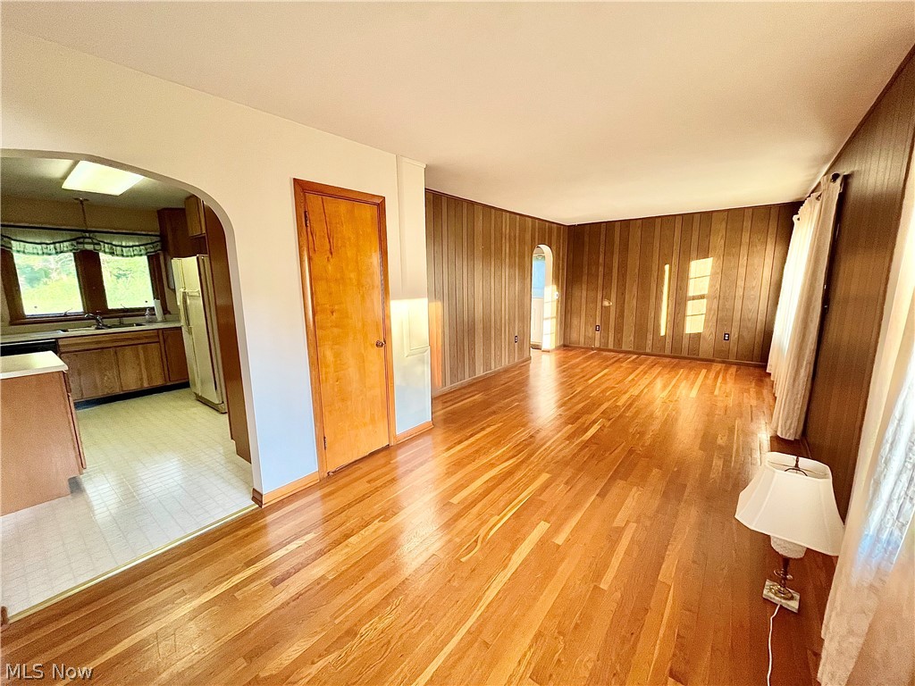 8238 Center Road Ashtabula, OH 44004 - Photo 4 of 40