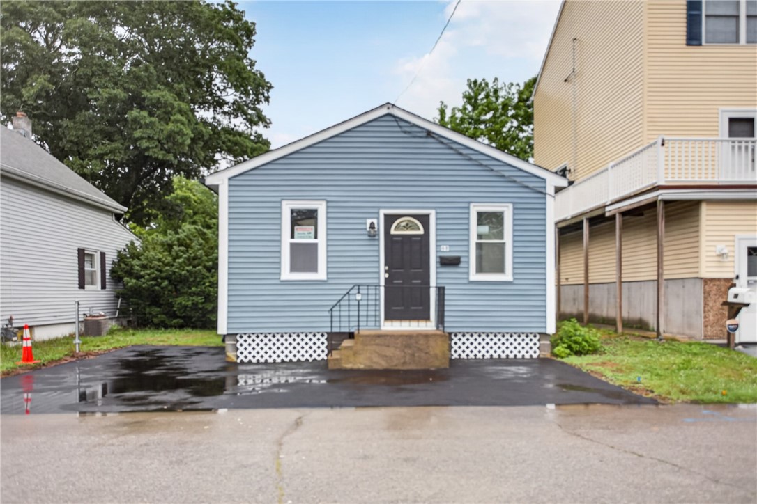 68 Uncas Street Warwick, RI 02889 - Photo 2 of 43