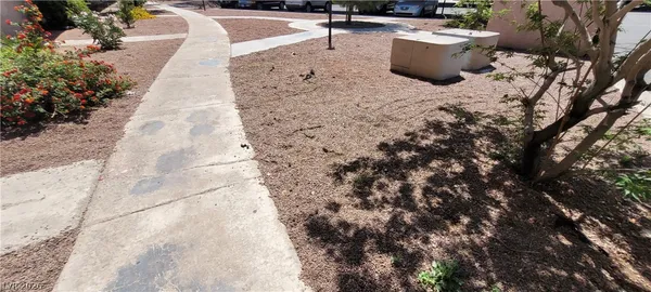 $775 | 615 South Royal Crest Circle, Unit 9, Las Vegas, NV 89169