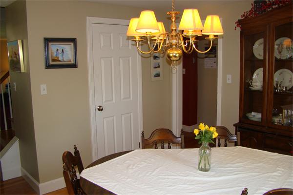 33 Sturges Road Reading, MA 01867 - Photo 5 of 25