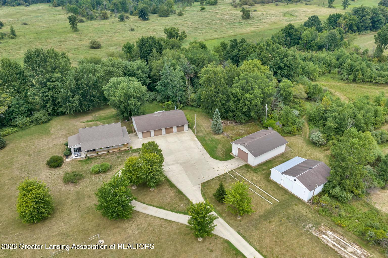 1531 South County Line Road St. Johns, MI 48879 - Photo 4 of 65 IMG_3364