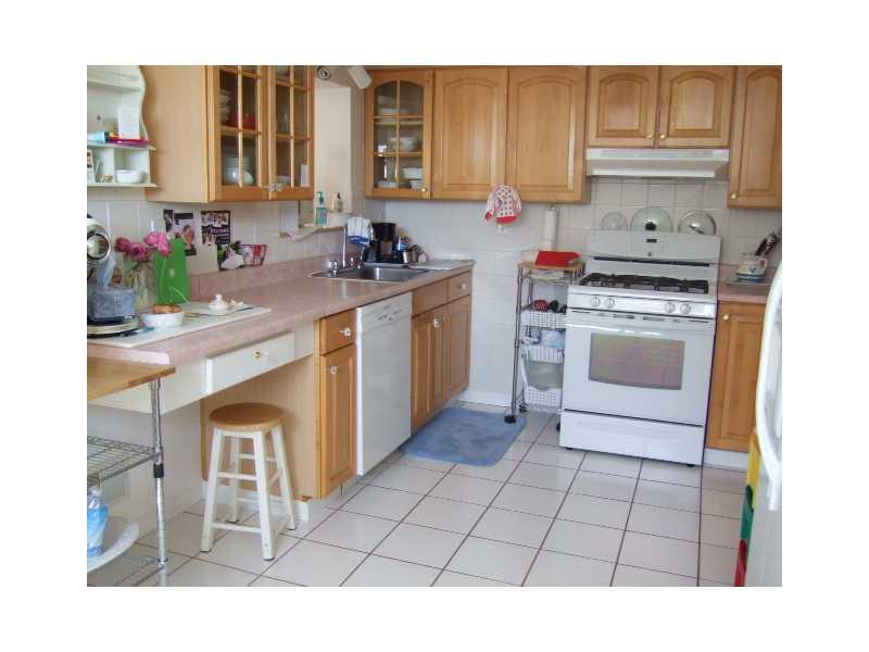 1027 Middle Road Glenshaw, PA 15116 - Photo 4 of 22 Kitchen.