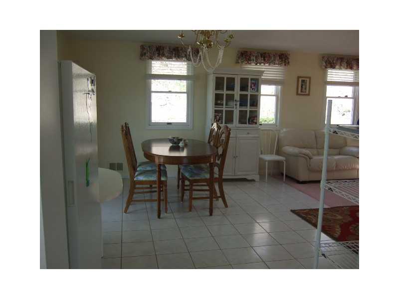 1027 Middle Road Glenshaw, PA 15116 - Photo 10 of 22 Great Room.