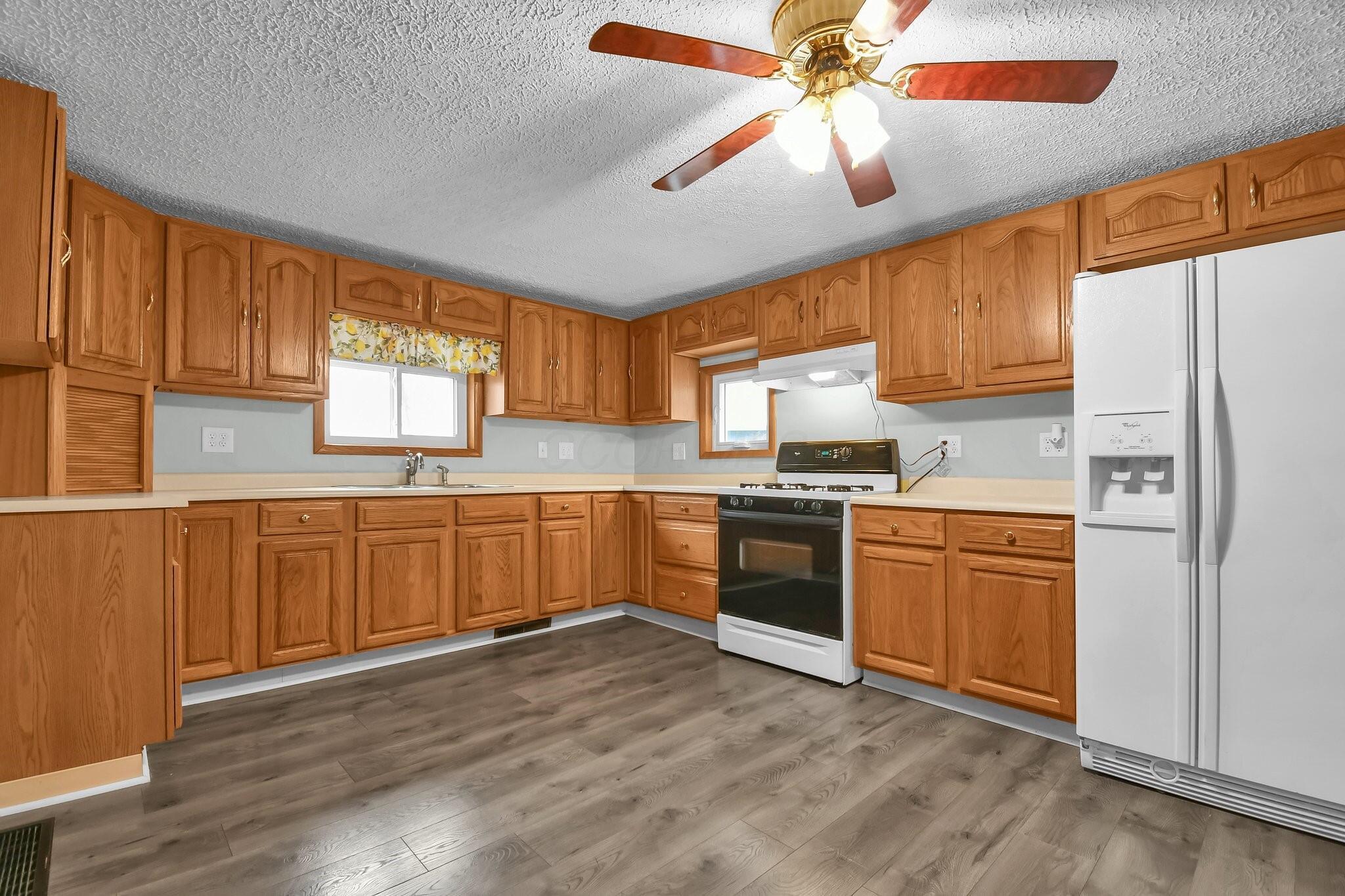 8091 Jacksontown Road Heath, OH 43056 - Photo 11 of 29 Jacksontown.Appliances2