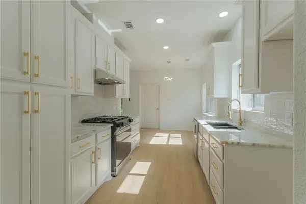 $415,000 | 1608 Southern Oaks Drive, Conroe, TX 77301