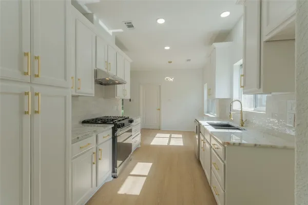 $415,000 | 1608 Southern Oaks Drive, Conroe, TX 77301