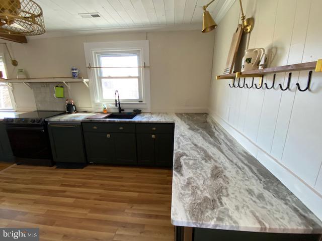 102 Choptank Terrace Cambridge, MD 21613 - Photo 10 of 25 Plenty of workspace