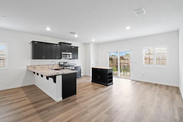 $499,000 | 969 South Kandarian Court, Fowler, CA 93625