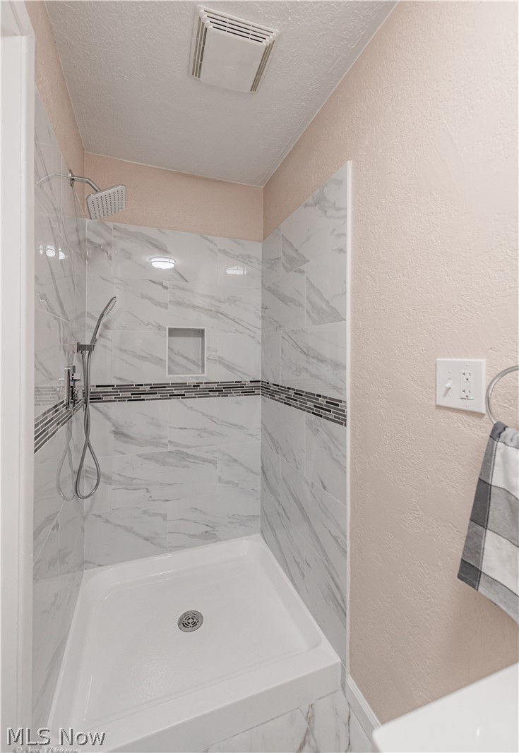 3373 Cedarbrook Road Cleveland, OH 44118 - Photo 18 of 34 Gallery Image 18