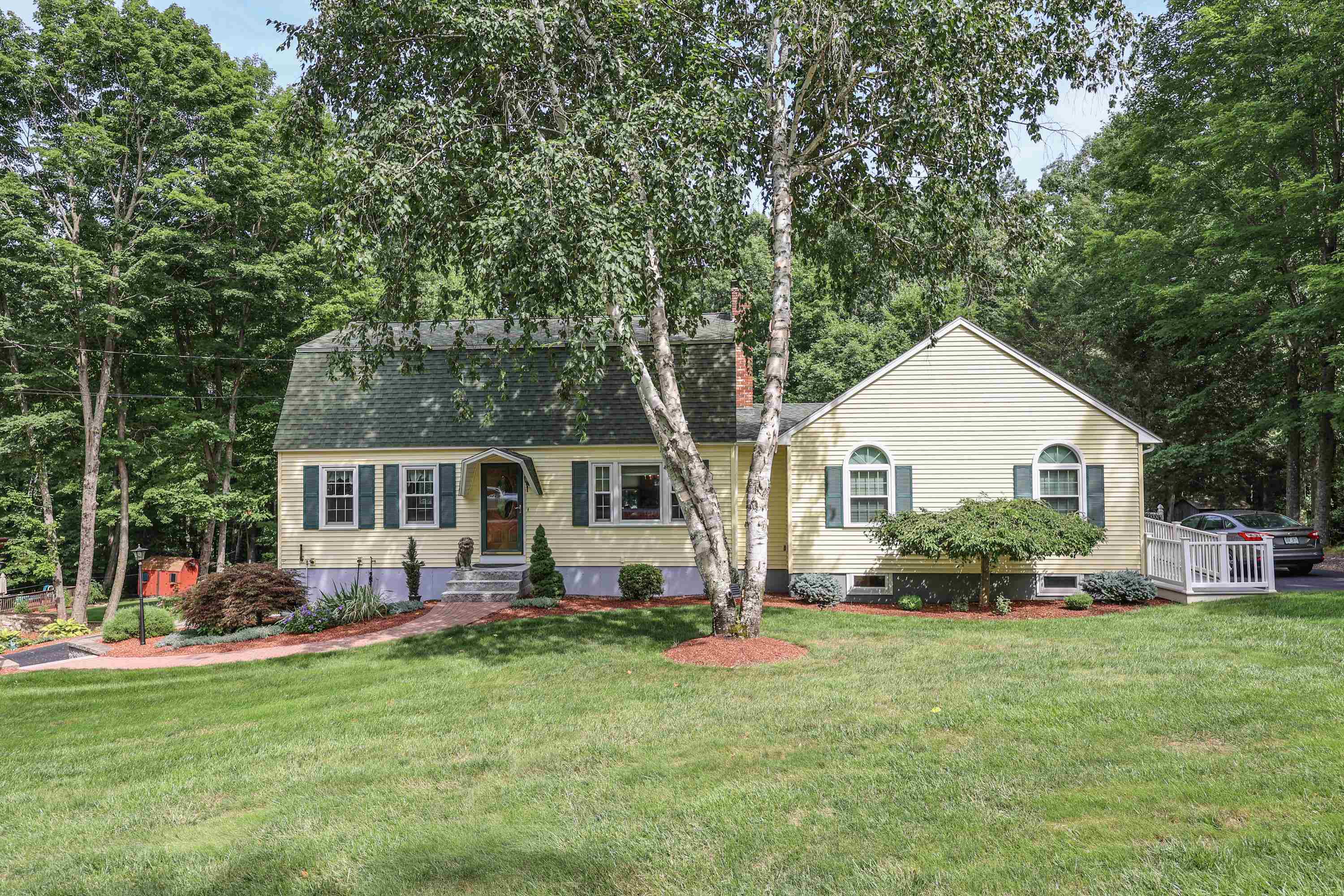 7 Cole Road Derry, NH 03038 - Photo 1 of 40