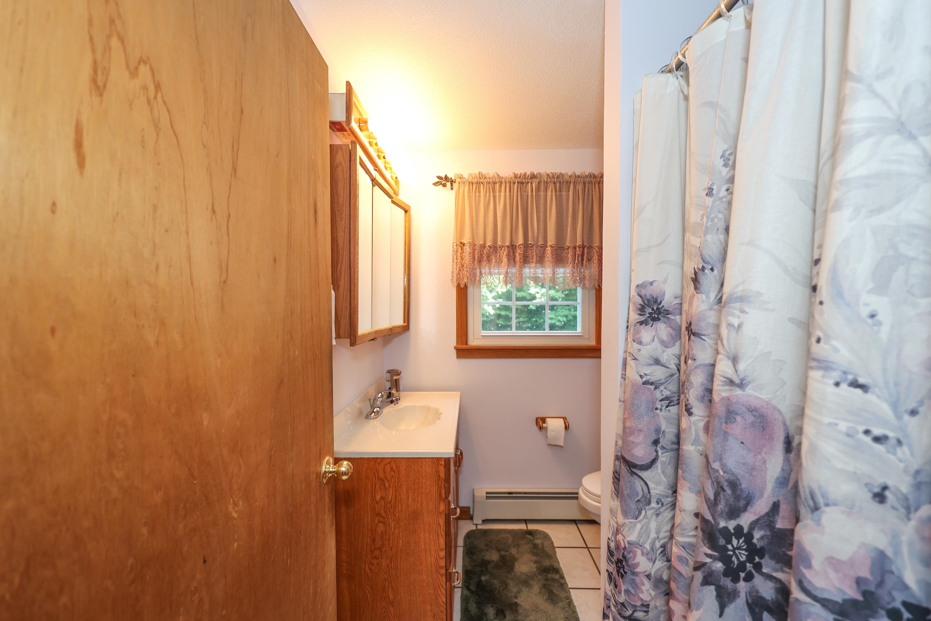 7 Cole Road Derry, NH 03038 - Photo 16 of 40
