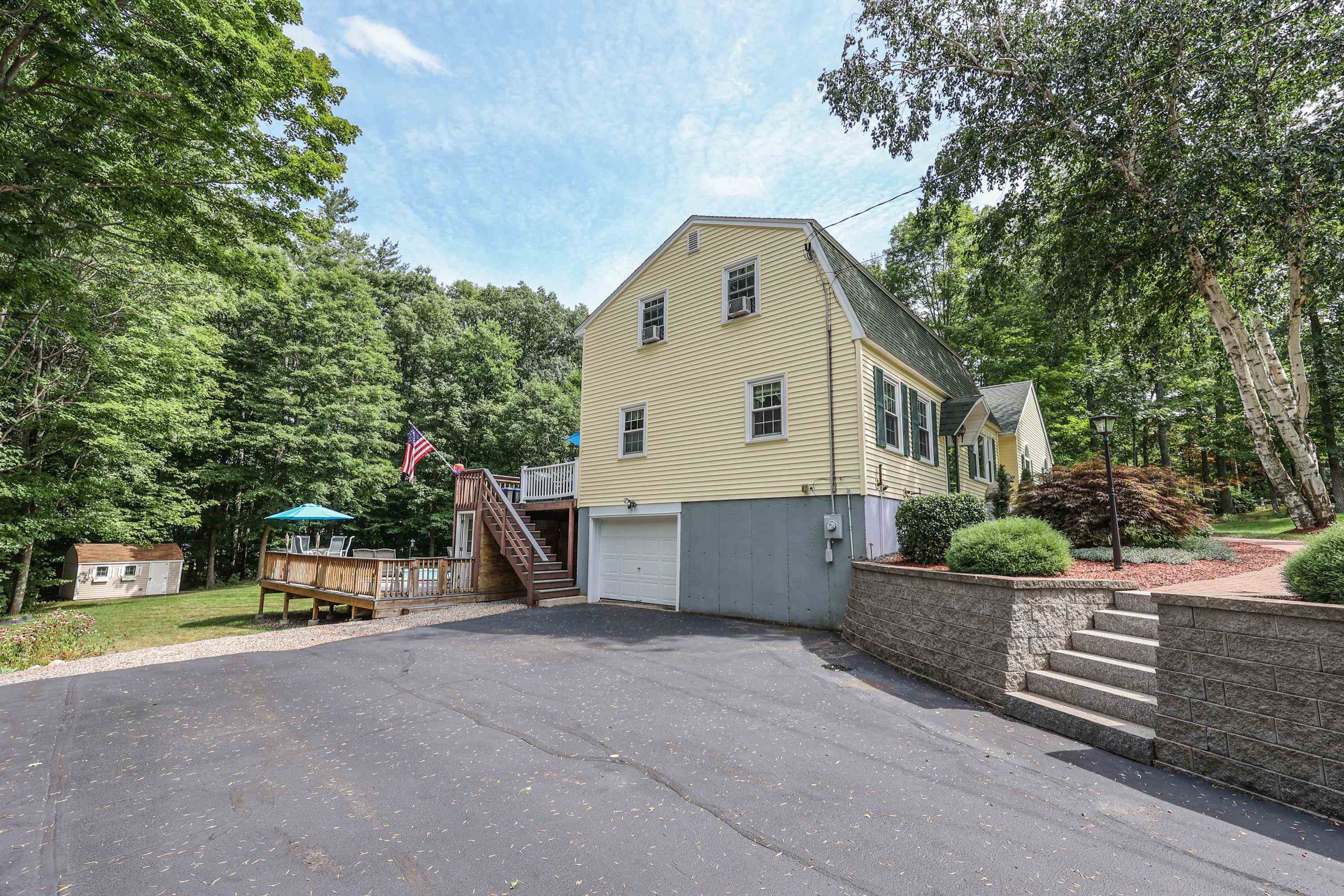 7 Cole Road Derry, NH 03038 - Photo 2 of 40
