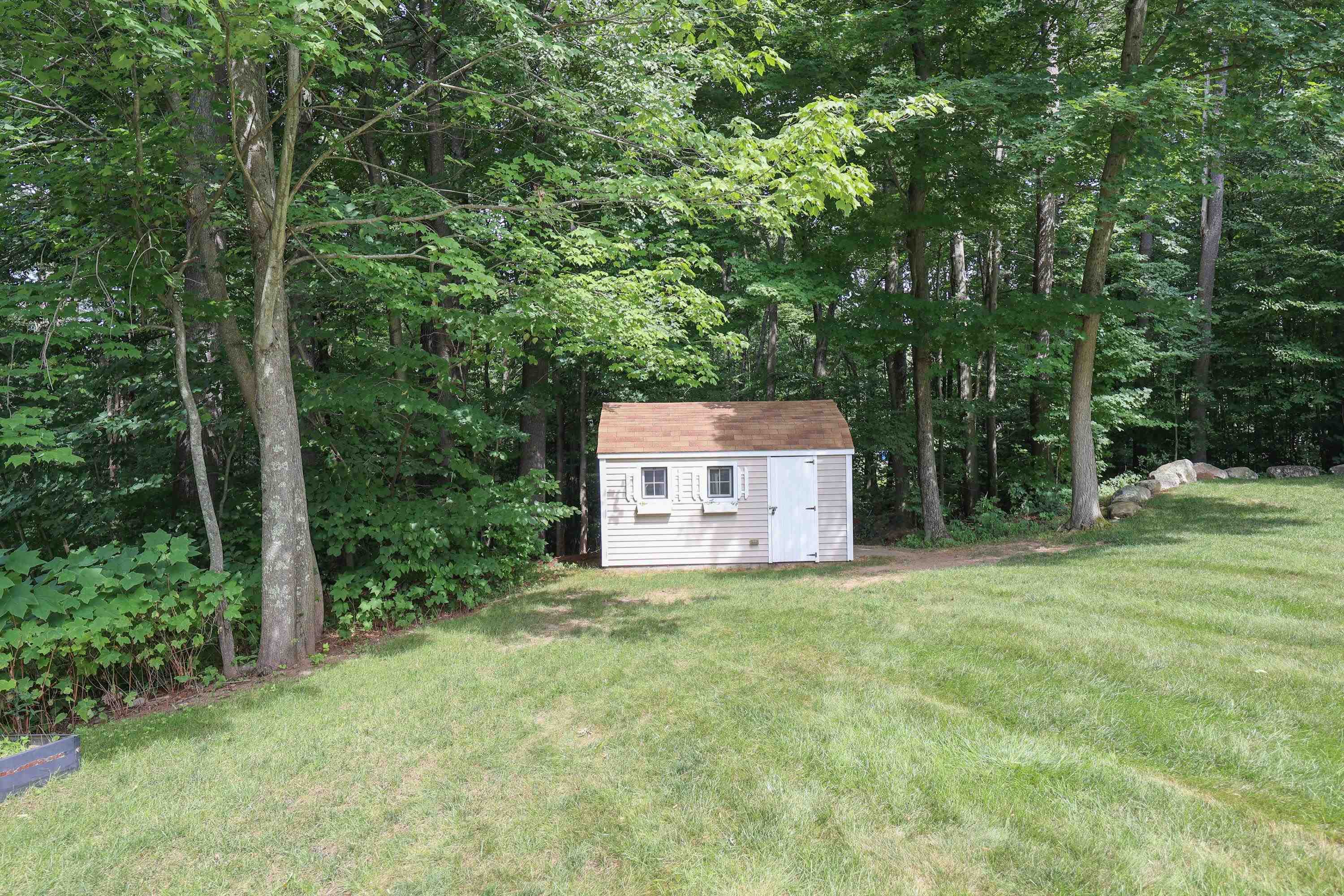 7 Cole Road Derry, NH 03038 - Photo 38 of 40