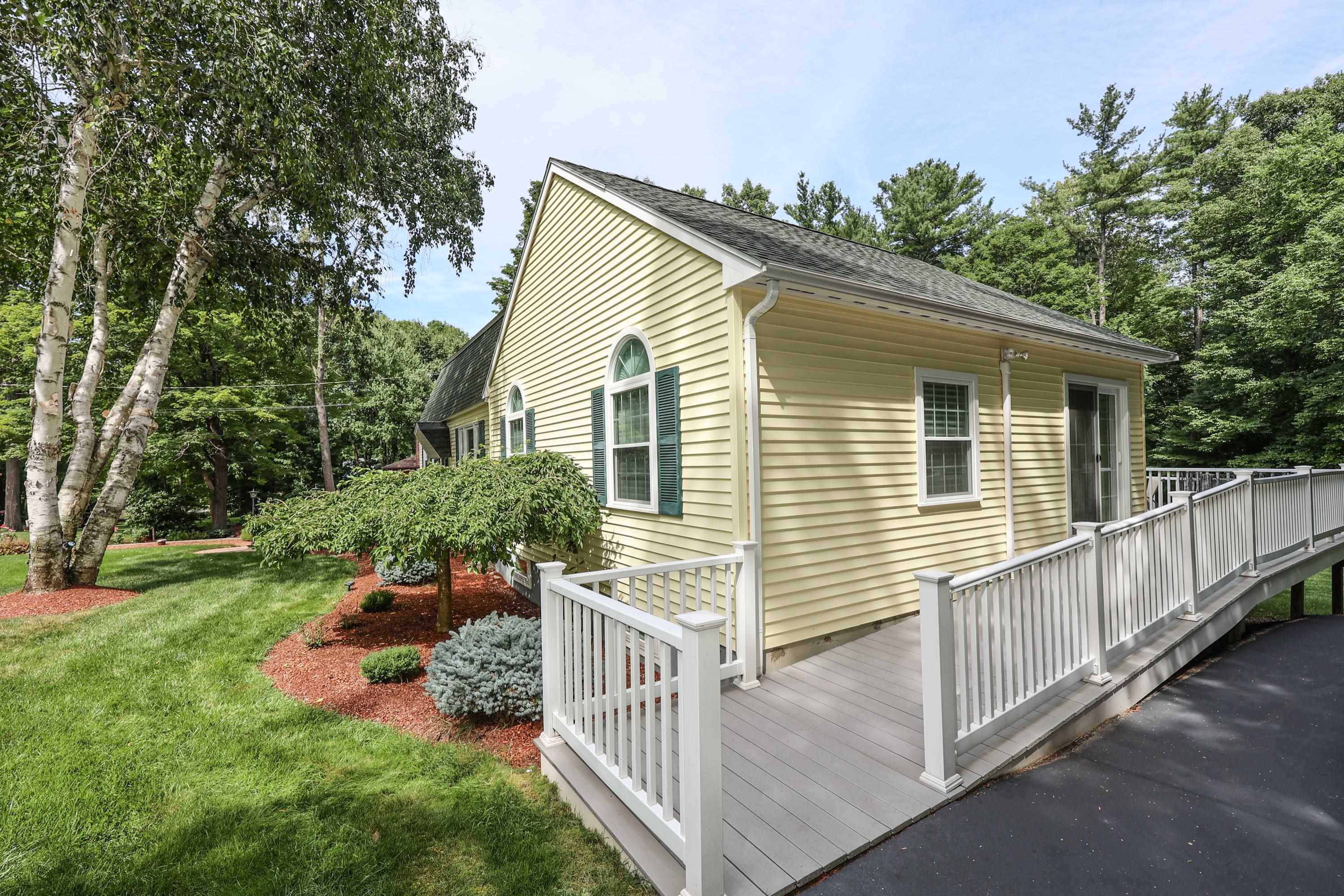 7 Cole Road Derry, NH 03038 - Photo 4 of 40